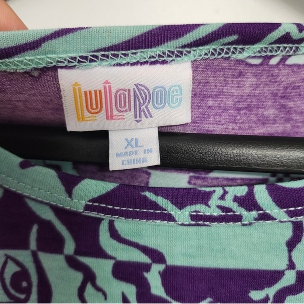 LuLaRoe Purple‎ and Teal Graphic Short Sleeve Top Woman's XL - Picture 3 of 4